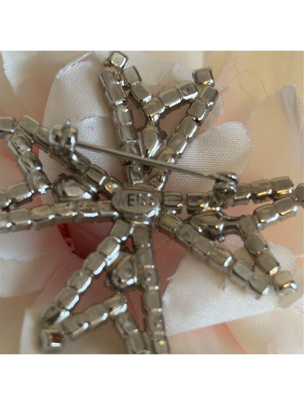 Vintage Weiss Maltese Cross Rhinestone Brooch Prong Set Silver Tone Metal Signed - Picture 7 of 7